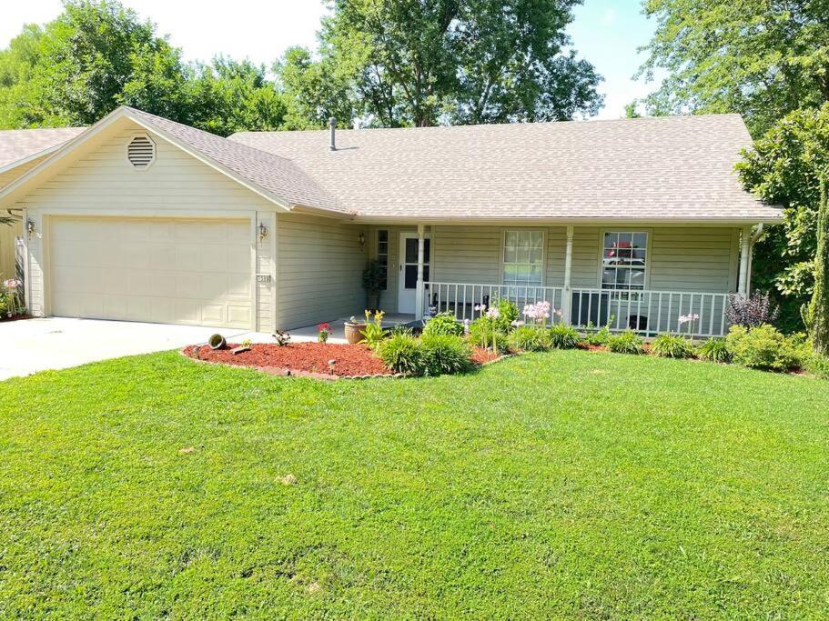Fayetteville Getaway Exterior photo